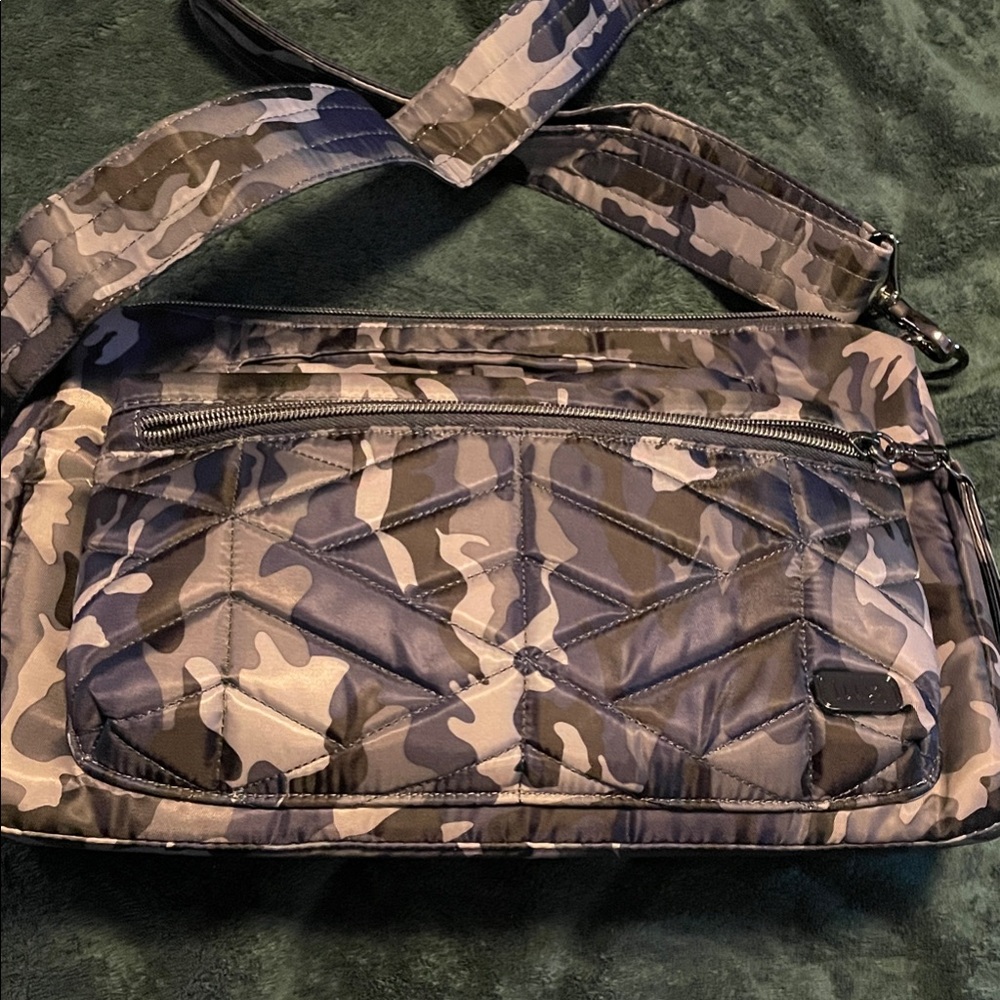LUG - Nylon Black/Gray          
Easy/West Satchel (Camouflage Design)